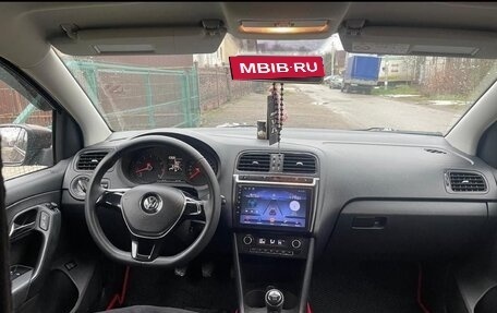 Volkswagen Polo VI (EU Market), 2016 год, 850 000 рублей, 4 фотография