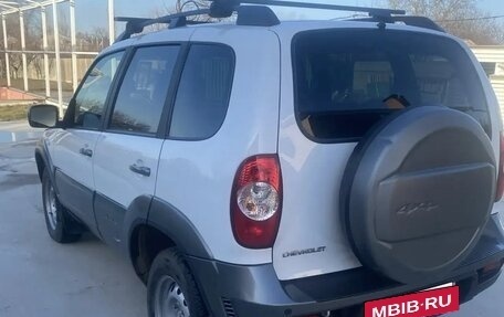 Chevrolet Niva I рестайлинг, 2018 год, 960 000 рублей, 6 фотография