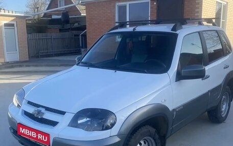 Chevrolet Niva I рестайлинг, 2018 год, 960 000 рублей, 8 фотография