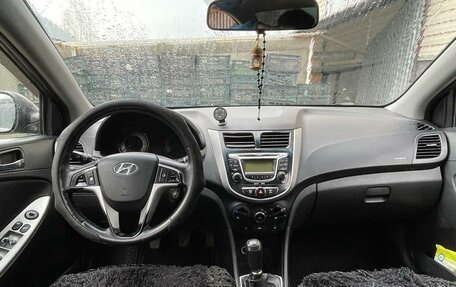 Hyundai Solaris II рестайлинг, 2013 год, 270 000 рублей, 4 фотография