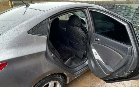 Hyundai Solaris II рестайлинг, 2013 год, 270 000 рублей, 5 фотография