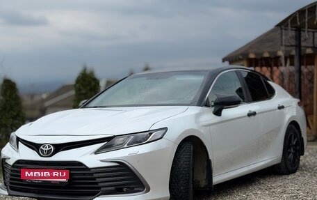 Toyota Camry, 2021 год, 2 150 000 рублей, 1 фотография