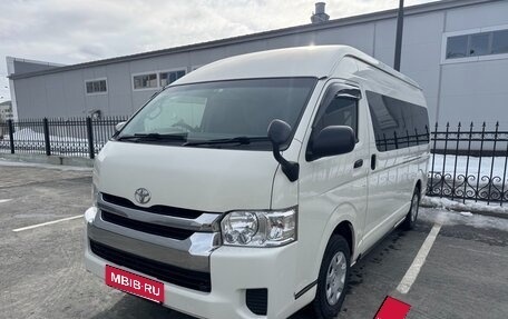 Toyota HiAce H200, 2019 год, 4 300 000 рублей, 1 фотография