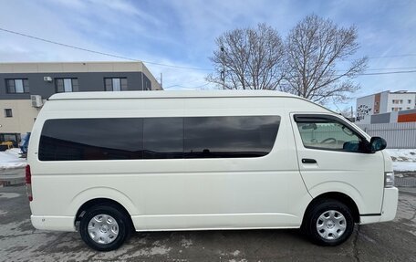 Toyota HiAce H200, 2019 год, 4 300 000 рублей, 4 фотография