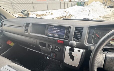 Toyota HiAce H200, 2019 год, 4 300 000 рублей, 5 фотография