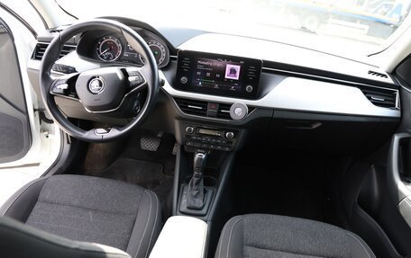 Skoda Rapid II, 2020 год, 1 900 000 рублей, 24 фотография