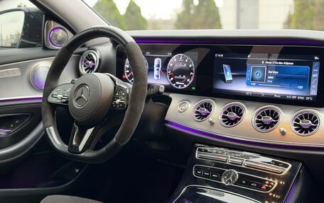 Mercedes-Benz E-Класс, 2017 год, 2 550 000 рублей, 22 фотография