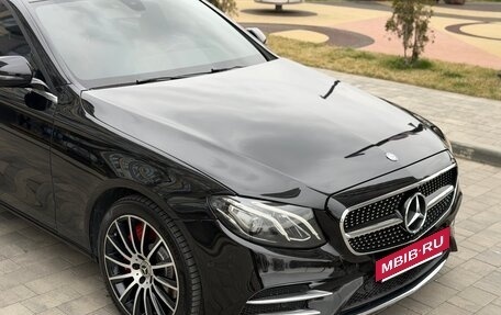 Mercedes-Benz E-Класс, 2017 год, 2 550 000 рублей, 32 фотография