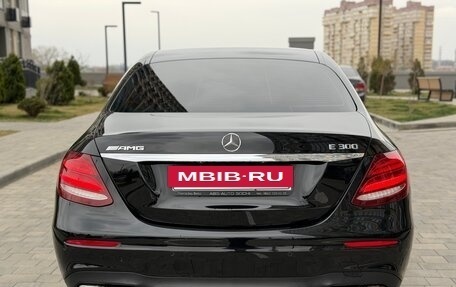 Mercedes-Benz E-Класс, 2017 год, 2 550 000 рублей, 36 фотография