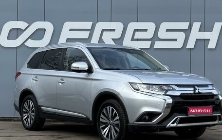 Mitsubishi Outlander III рестайлинг 3, 2019 год, 2 129 000 рублей, 1 фотография