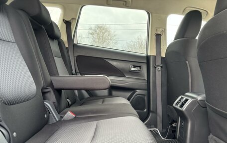 Mitsubishi Outlander III рестайлинг 3, 2019 год, 2 129 000 рублей, 9 фотография