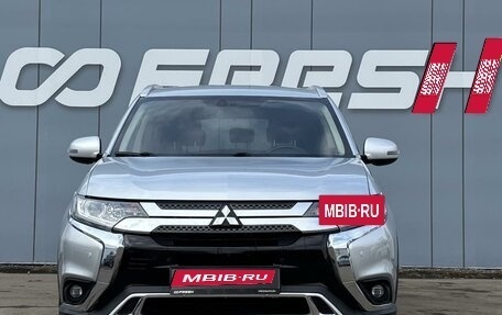 Mitsubishi Outlander III рестайлинг 3, 2019 год, 2 129 000 рублей, 3 фотография