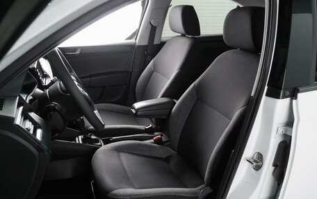 Skoda Rapid II, 2021 год, 1 445 000 рублей, 10 фотография