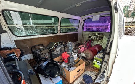 Toyota HiAce H100, 2001 год, 600 000 рублей, 8 фотография