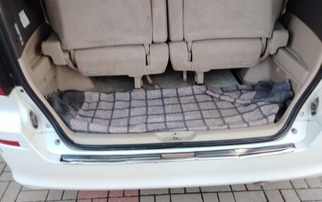 Toyota Alphard III, 2004 год, 550 000 рублей, 13 фотография