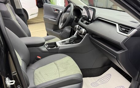 Toyota RAV4, 2025 год, 4 100 000 рублей, 28 фотография