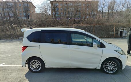 Honda Freed I, 2010 год, 650 000 рублей, 3 фотография
