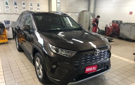 Toyota RAV4, 2019 год, 3 150 000 рублей, 2 фотография