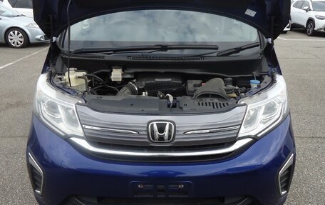 Honda Stepwgn IV, 2017 год, 1 249 000 рублей, 2 фотография