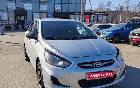 Hyundai Solaris II рестайлинг, 2013 год, 420 000 рублей, 1 фотография