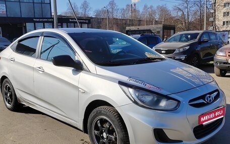 Hyundai Solaris II рестайлинг, 2013 год, 420 000 рублей, 2 фотография