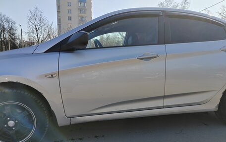 Hyundai Solaris II рестайлинг, 2013 год, 420 000 рублей, 10 фотография
