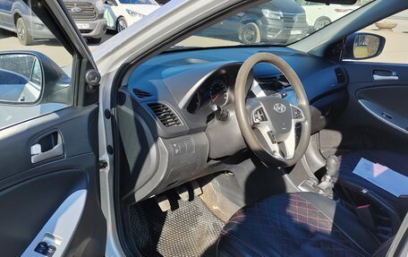 Hyundai Solaris II рестайлинг, 2013 год, 420 000 рублей, 22 фотография