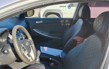 Hyundai Solaris II рестайлинг, 2013 год, 420 000 рублей, 23 фотография