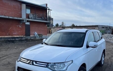 Mitsubishi Outlander III рестайлинг 3, 2013 год, 1 220 000 рублей, 1 фотография