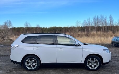 Mitsubishi Outlander III рестайлинг 3, 2013 год, 1 220 000 рублей, 5 фотография