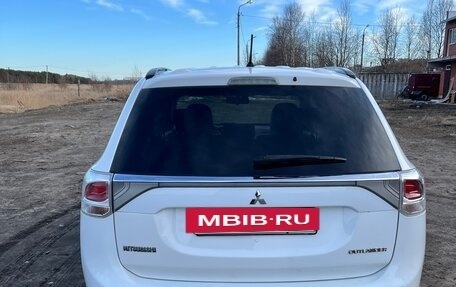 Mitsubishi Outlander III рестайлинг 3, 2013 год, 1 220 000 рублей, 4 фотография
