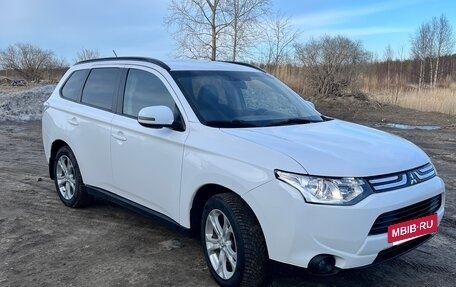 Mitsubishi Outlander III рестайлинг 3, 2013 год, 1 220 000 рублей, 6 фотография
