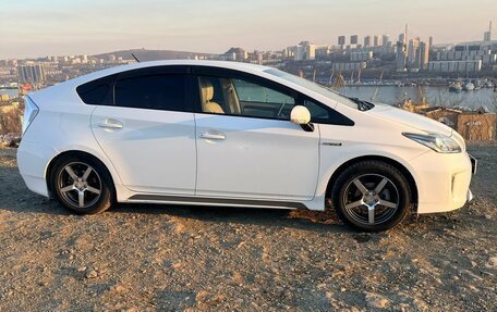 Toyota Prius, 2014 год, 1 111 111 рублей, 3 фотография