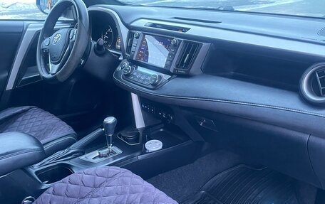 Toyota RAV4, 2019 год, 2 830 000 рублей, 5 фотография