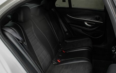 Mercedes-Benz E-Класс, 2019 год, 3 449 000 рублей, 14 фотография