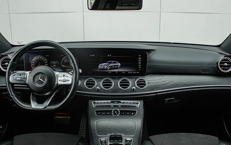 Mercedes-Benz E-Класс, 2019 год, 3 449 000 рублей, 11 фотография