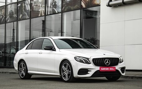 Mercedes-Benz E-Класс, 2019 год, 3 449 000 рублей, 18 фотография