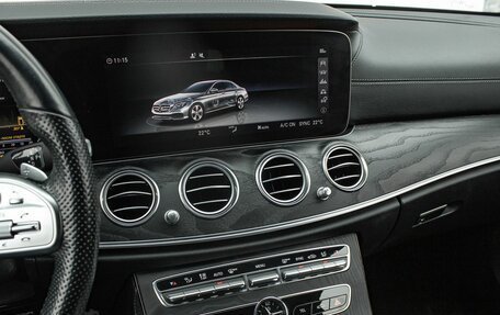 Mercedes-Benz E-Класс, 2019 год, 3 449 000 рублей, 28 фотография