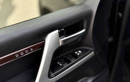 Toyota Land Cruiser 200, 2016 год, 5 750 000 рублей, 9 фотография