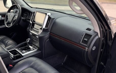 Toyota Land Cruiser 200, 2016 год, 5 750 000 рублей, 13 фотография