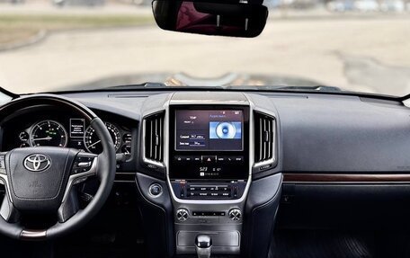 Toyota Land Cruiser 200, 2016 год, 5 750 000 рублей, 17 фотография