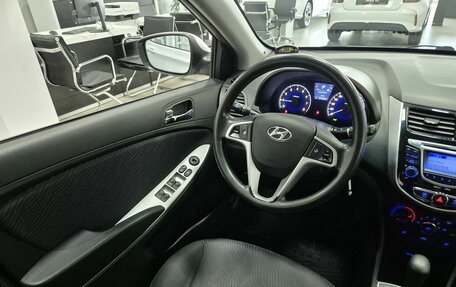 Hyundai Solaris II рестайлинг, 2013 год, 896 000 рублей, 25 фотография