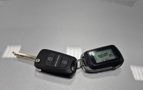 Hyundai Solaris II рестайлинг, 2013 год, 896 000 рублей, 28 фотография