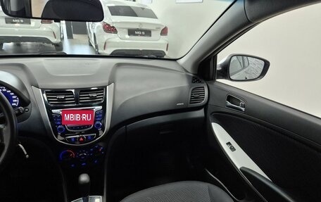 Hyundai Solaris II рестайлинг, 2013 год, 896 000 рублей, 27 фотография