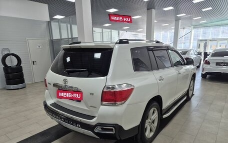 Toyota Highlander III, 2011 год, 1 796 000 рублей, 7 фотография