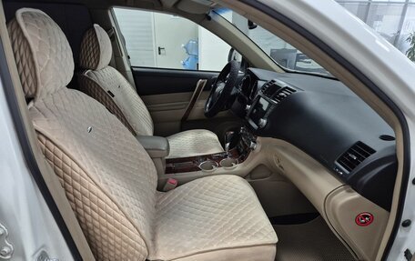 Toyota Highlander III, 2011 год, 1 796 000 рублей, 16 фотография