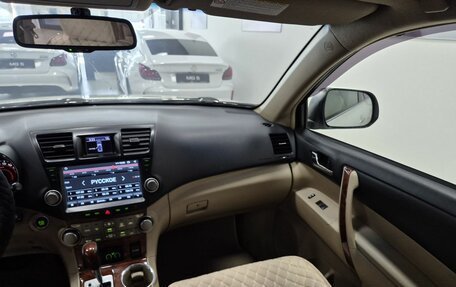 Toyota Highlander III, 2011 год, 1 796 000 рублей, 29 фотография