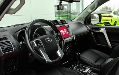 Toyota Land Cruiser Prado 150 рестайлинг 2, 2017 год, 4 900 000 рублей, 12 фотография