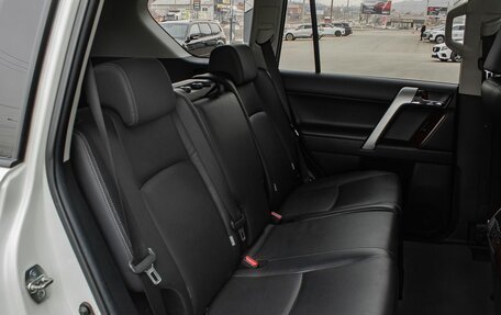 Toyota Land Cruiser Prado 150 рестайлинг 2, 2017 год, 4 900 000 рублей, 14 фотография