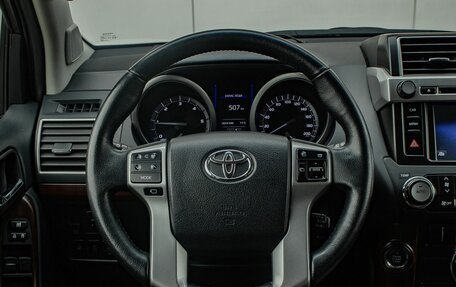 Toyota Land Cruiser Prado 150 рестайлинг 2, 2017 год, 4 900 000 рублей, 25 фотография